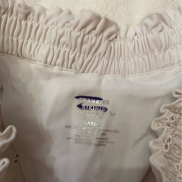 New! Frankie’s Gigi Hadid Pippa Ruffled Eyelet Lace bikini bottom 3912 - Picture 4 of 9